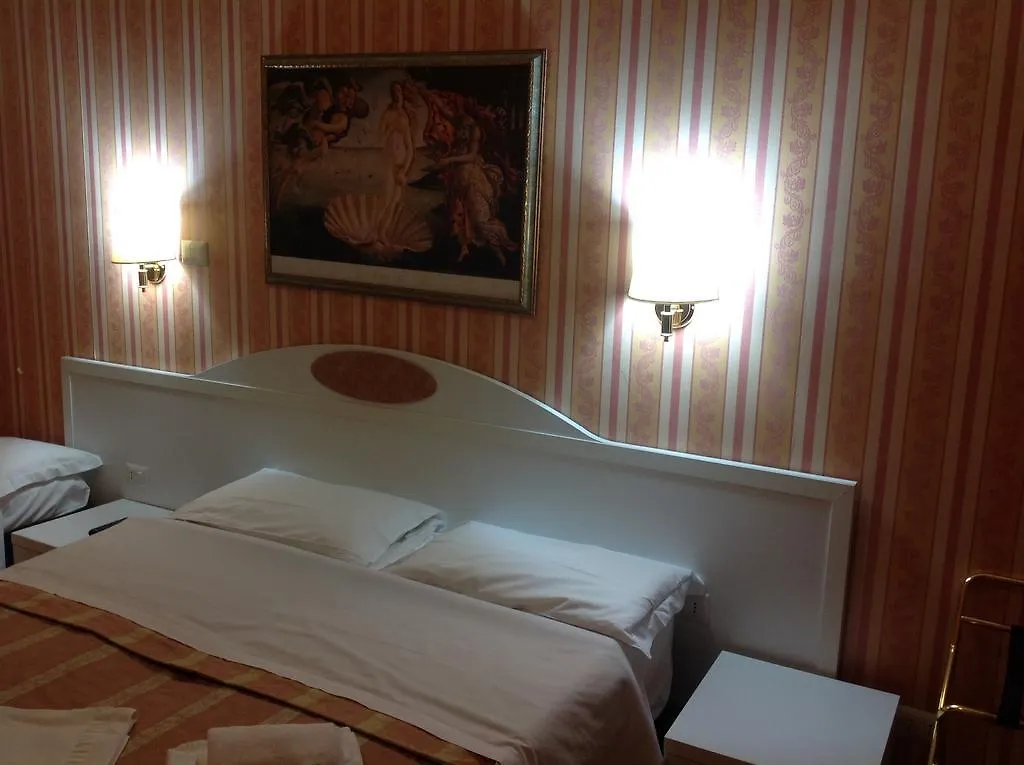 Rome Palace Hotel 0*,  Italy